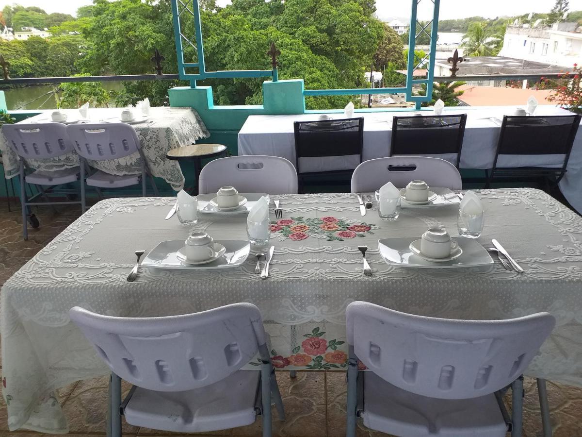 Tyvabro Guesthouse Mahebourg Bagian luar foto